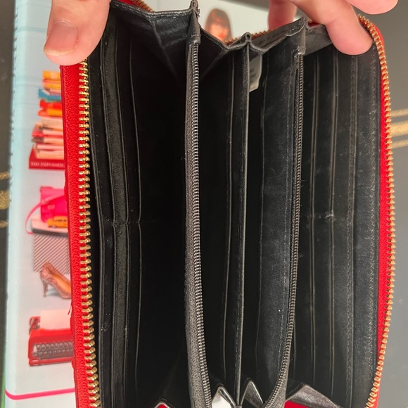 Kate space patent leather Polka dot Lacey wallet with original box. - Picture 4 of 7